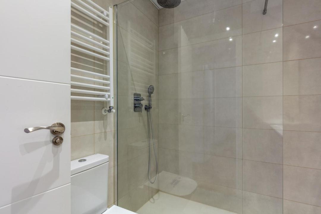 Bright With Views - 2Bd 1Bth- Av America Madrid Bagian luar foto